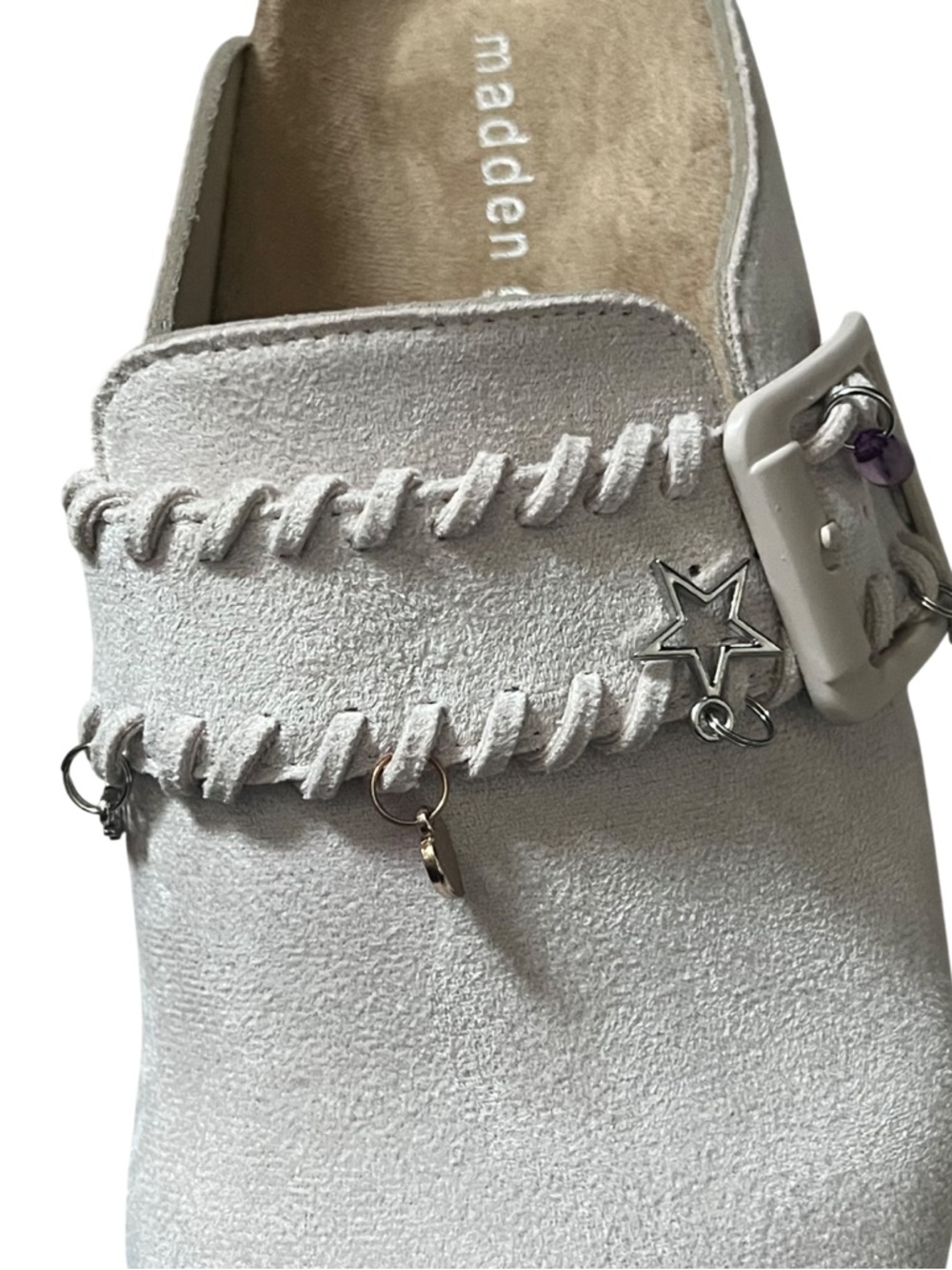 Like new! Madden Girl White Cream Faux Suede Prim Charm Clogs Size 6 - Picture 5 of 7